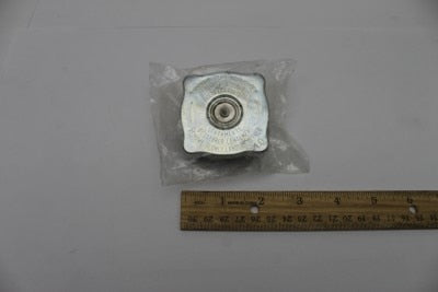 CAP,RADIATOR,GTH137CAP