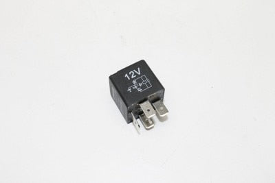 RELAY,SPDT,12V(AUTO) PLUG IN**