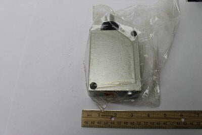 Terex : HOLDING VALVE MHB-030-LEAH-06B Part No. 76431TU